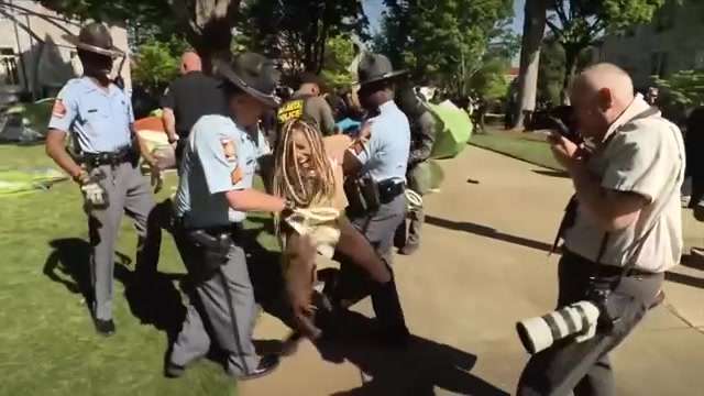 Anti-war protesters dig in as some schools close encampments after reports of antisemitic activity - WSVN 7News | Miami News, Weather, Sports - Vimarsana News