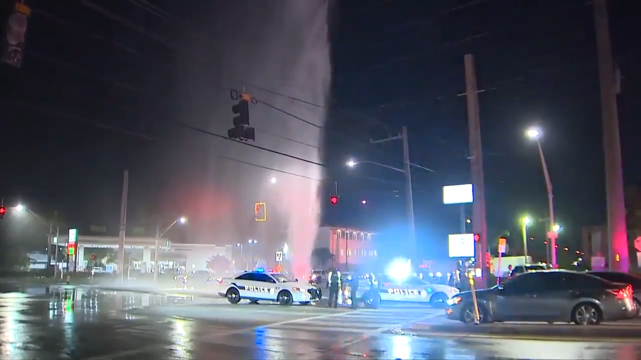 Crews repair broken water pipe in Wilton Manors - WSVN 7News | Miami ...