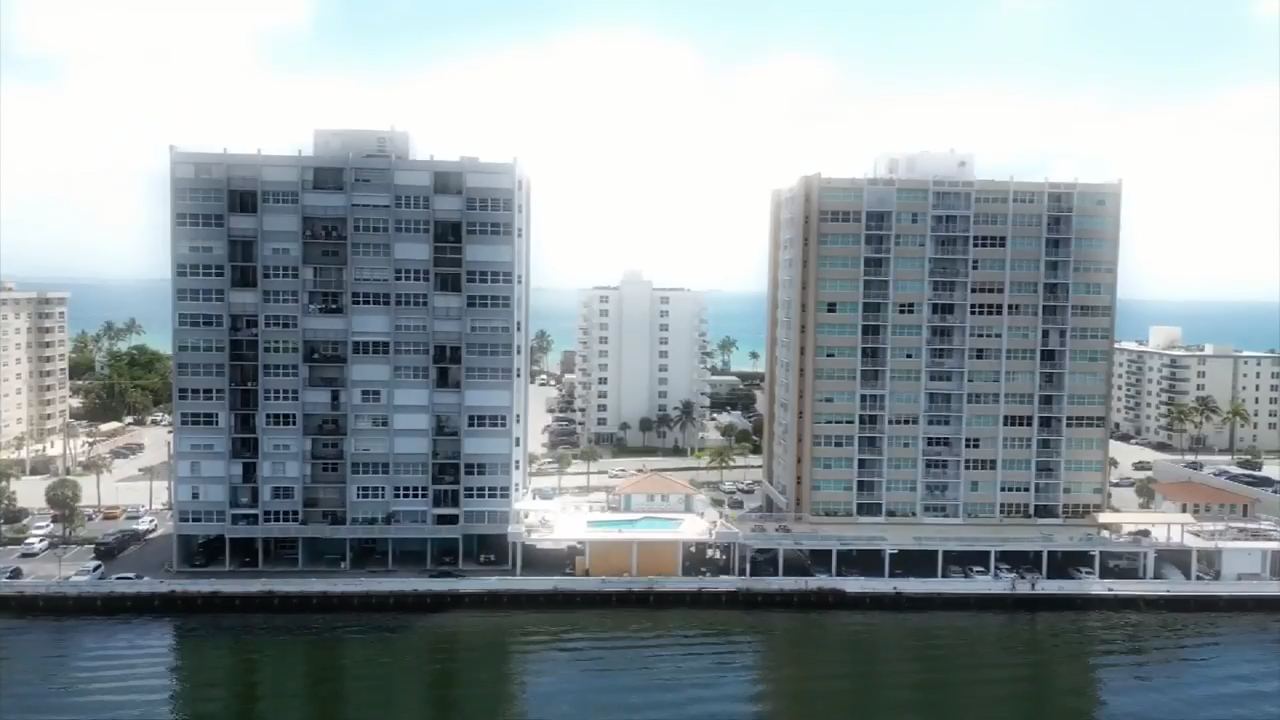 Associations battling over shared seawall - WSVN 7News | Miami News, Weather, Sports - Vimarsana News