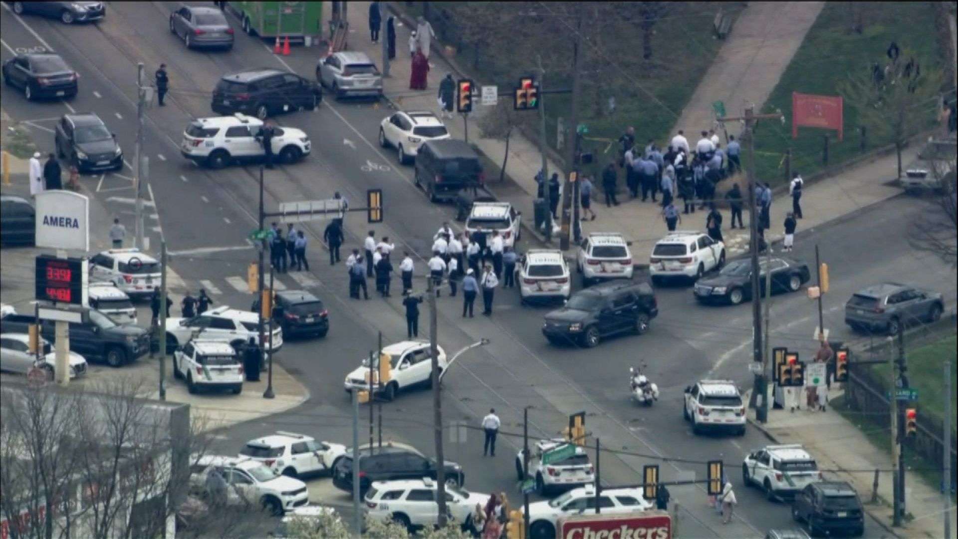 4 people in custody, multiple others reported injured after West Philadelphia shooting – WSVN 7News | Miami News, Weather, Sports | Fort Lauderdale