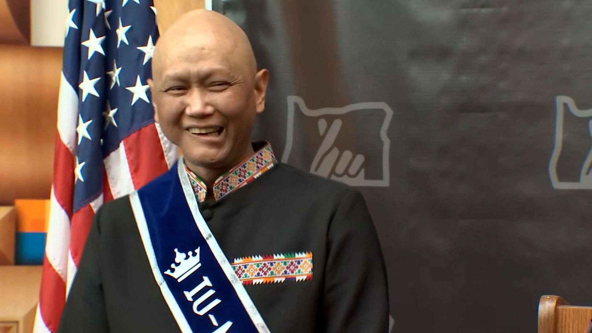 Oregon man battling cancer revealed as winner of 1.3 billion Powerball