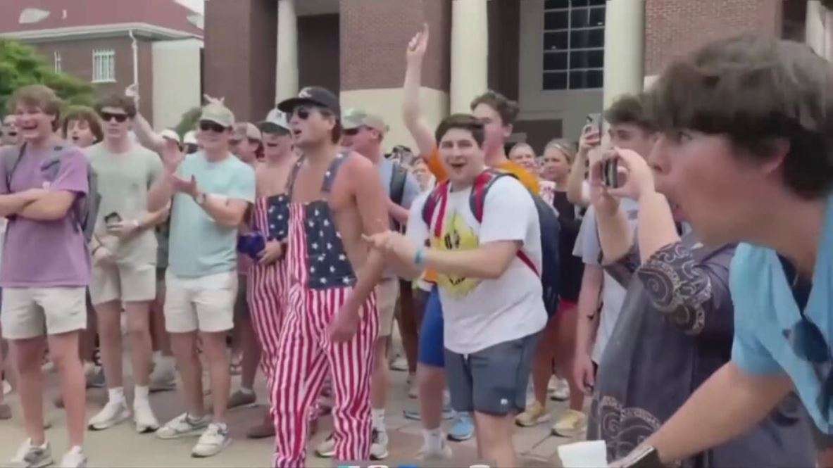 University of Mississippi opens student conduct probe after confrontation between Black student and counterprotesters - WSVN 7News | Miami News, Weather, Sports - Vimarsana News