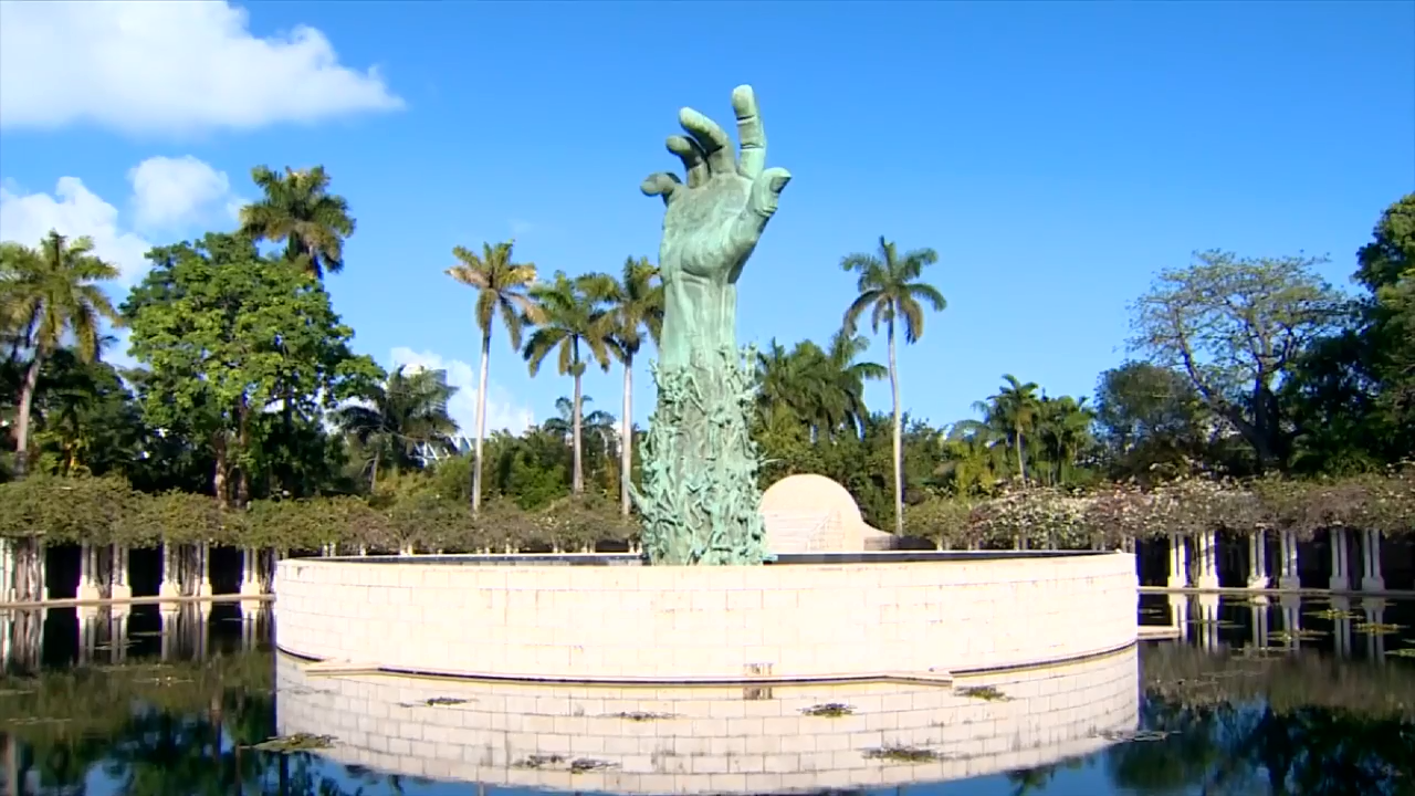 Miami community reflects on Holocaust, discusses modern antisemitism at commemorative event - WSVN 7News | Miami News, Weather, Sports - Vimarsana News