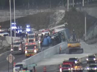 18-wheeler rollover crash blocks Turnpike ramp in NW Miami-Dade – WSVN 7News | Miami News, Weather, Sports | Fort Lauderdale