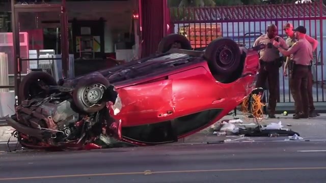 Rollover crash sends car into Miami business – WSVN 7News | Miami News, Weather, Sports