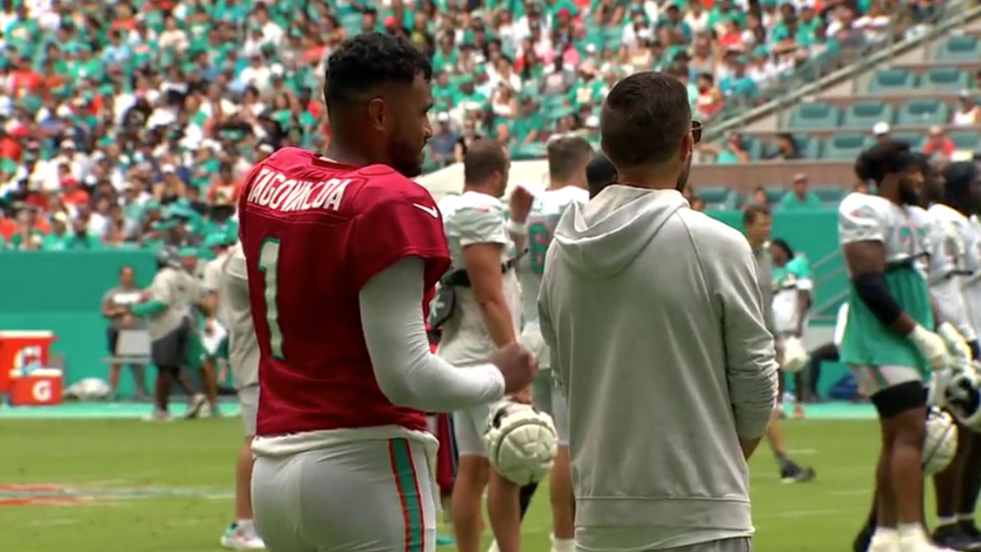 Tua Tagovailoa participates in Dolphins’ first day of workouts with contract unresolved – WSVN 7News | Miami News, Weather, Sports | Fort Lauderdale