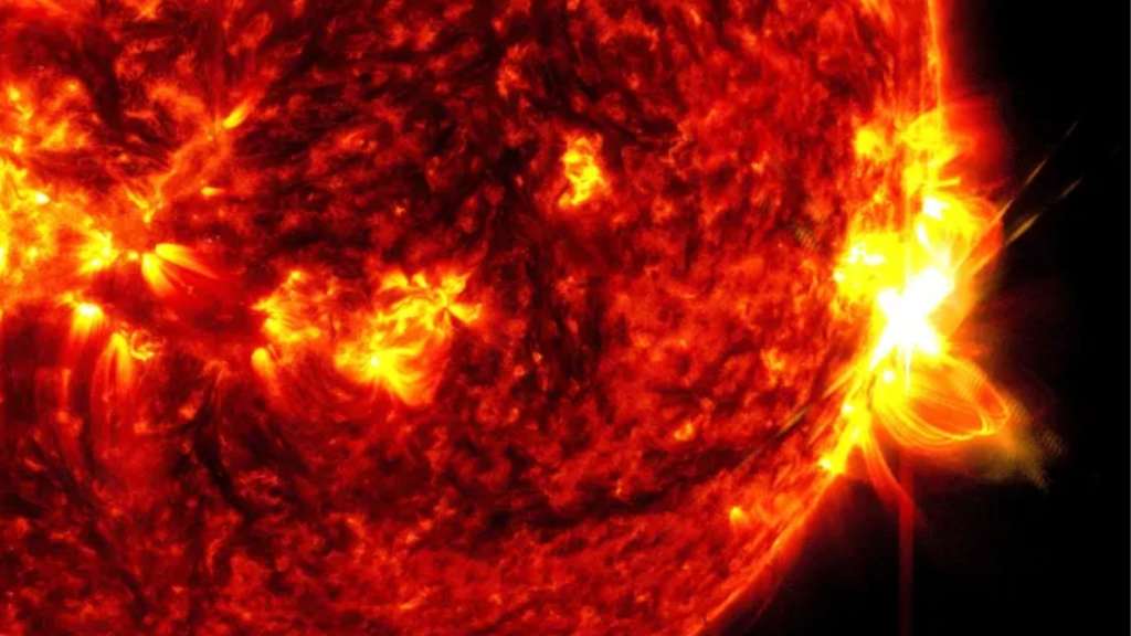 Solar flares may cause faint auroras across top of Northern Hemisphere