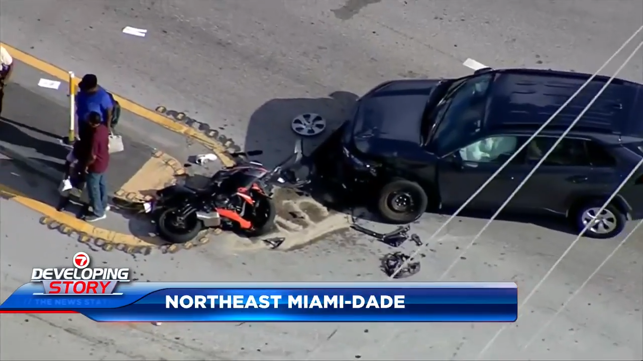 2 hospitalized after vehicle and motorcycle collide in NE Miami-Dade – WSVN 7News | Miami News, Weather, Sports | Fort Lauderdale