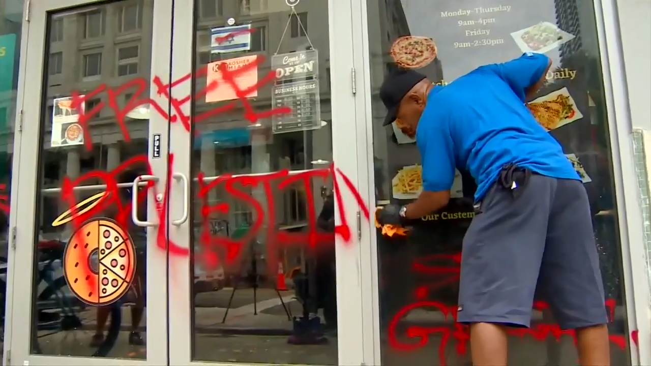 City leaders show signs of support against antisemitism after a downtown Miami Bagel shop is vandalized a 4th time – WSVN 7News | Miami News, Weather, Sports