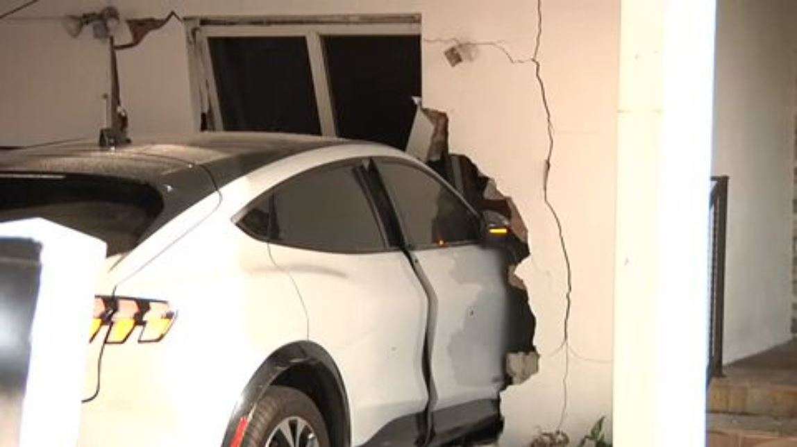 SUV slams into Liberty City home; no reported injuries - WSVN 7News ...