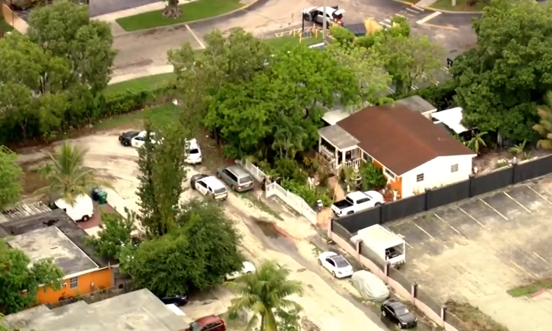 1 airlifted to hospital after being bitten by dog in NW Miami-Dade – WSVN 7News | Miami News, Weather, Sports