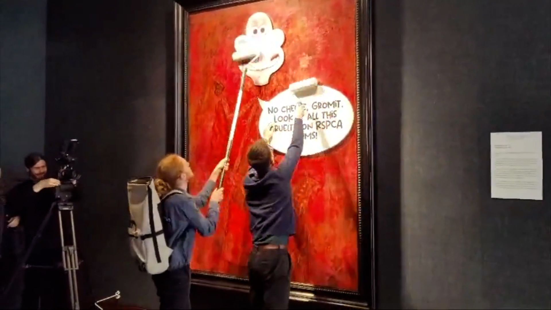 King Charles’ first official portrait vandalized by activists WSVN