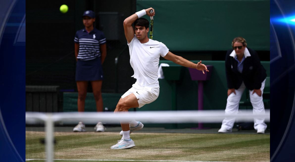 Carlos Alcaraz defeats Novak Djokovic in straight sets to defend