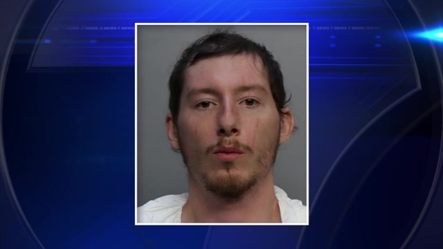 Man charged with attempted murder in MIA stabbing that left woman critical, prompted terminal evacuation – WSVN 7News | Miami News, Weather, Sports