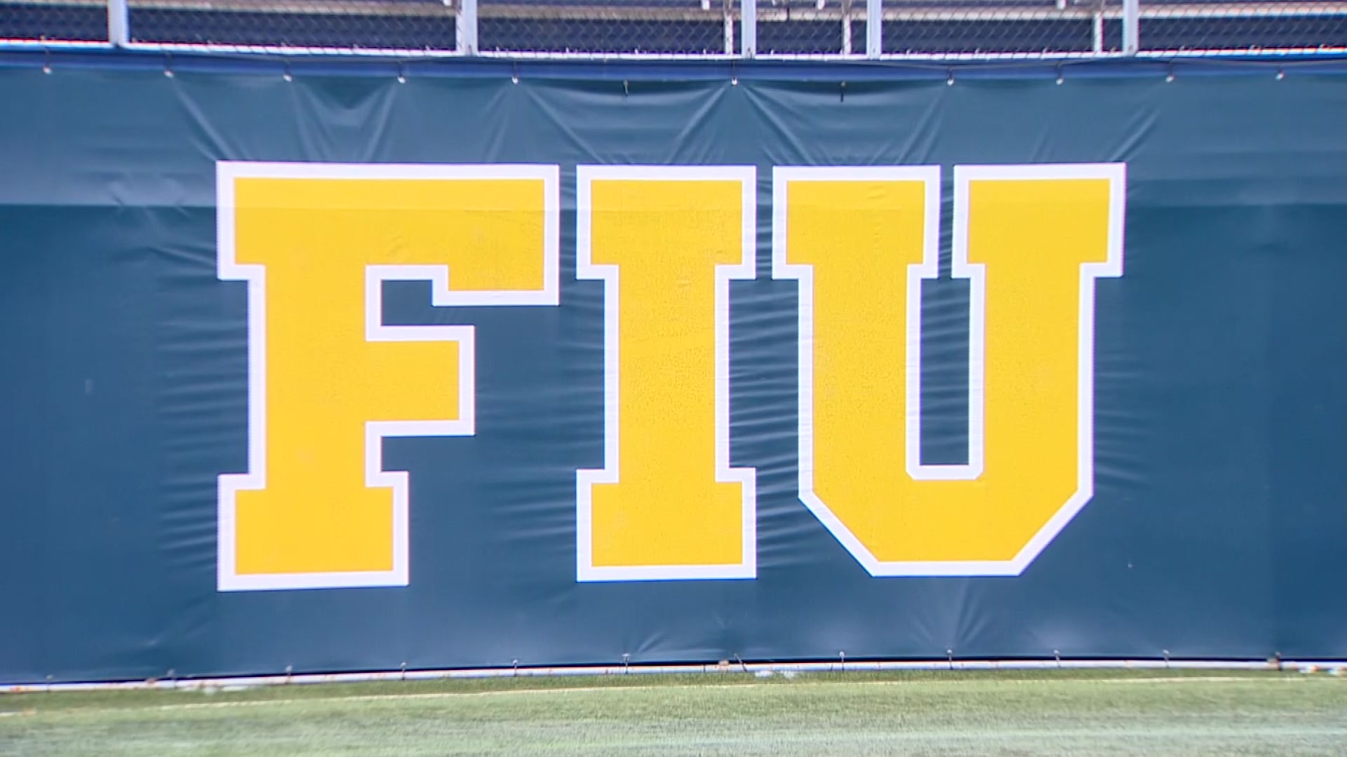 FIU softball coach Mike Larabee announces cancer diagnosis, steps away from team for 2025 season – WSVN 7News | Miami News, Weather, Sports | Fort Lauderdale