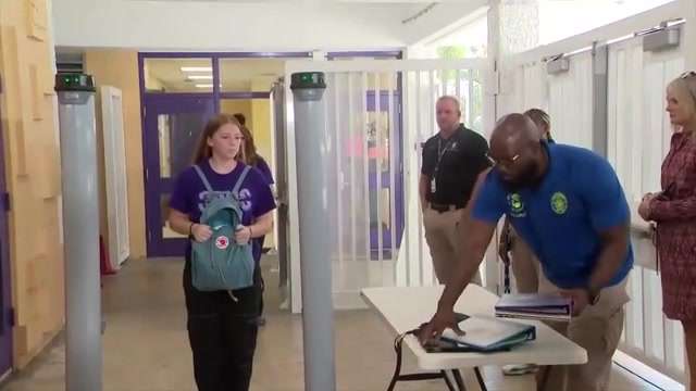 New metal detectors debuting Monday at Broward high schools expected to ...