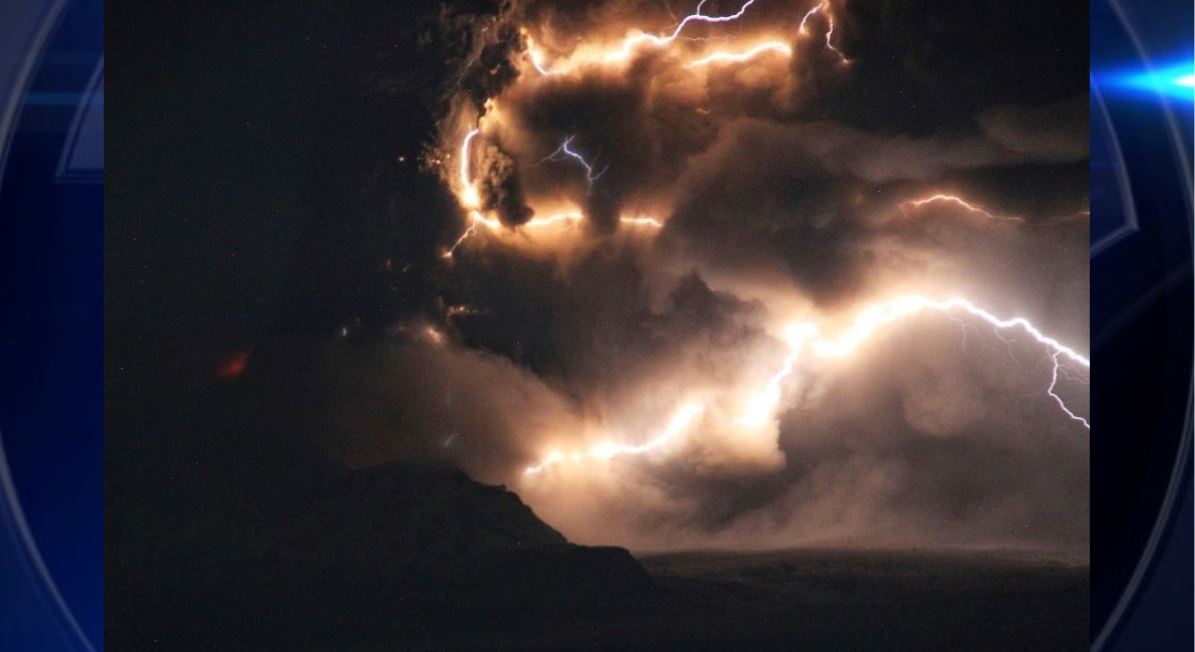 Volcano erupts in Russia after 7.0-magnitude earthquake, sending ash ...