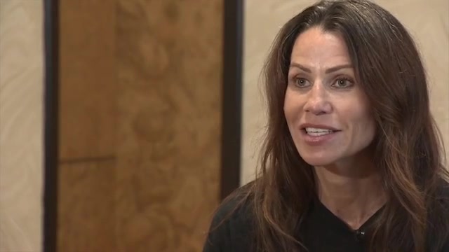 Maureen Shea, boxing pro who trained Hilary Swank, steps into the ring at Hard Rock Live – WSVN 7News | Miami News, Weather, Sports | Fort Lauderdale