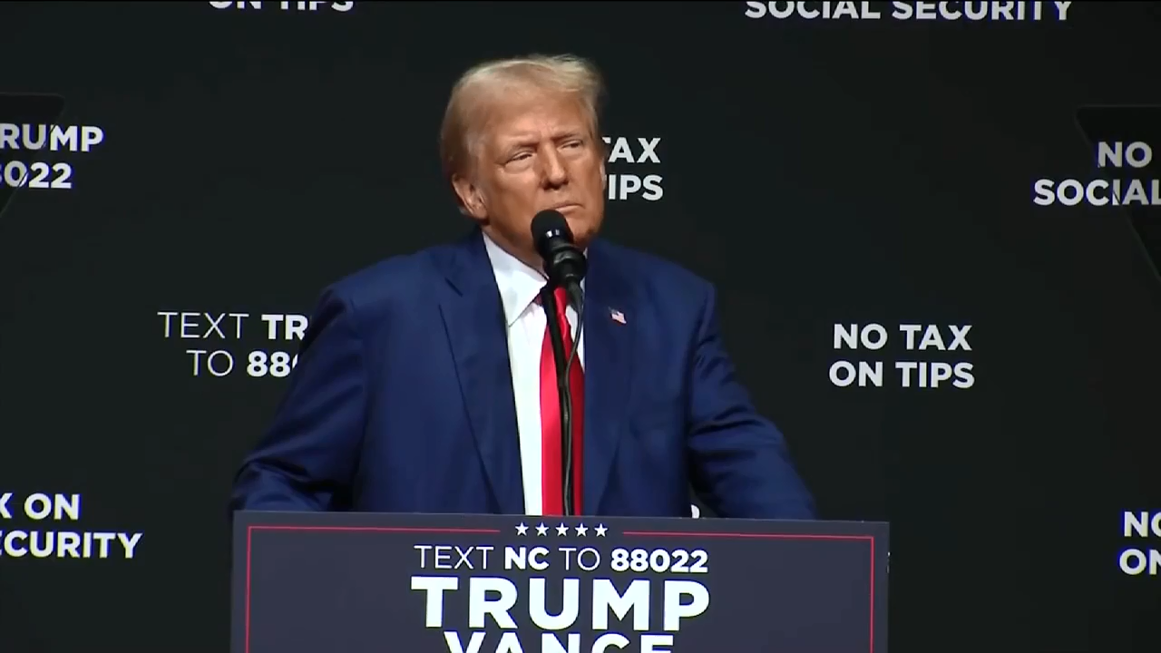 Trump veers off message again Do voters care about economy or about