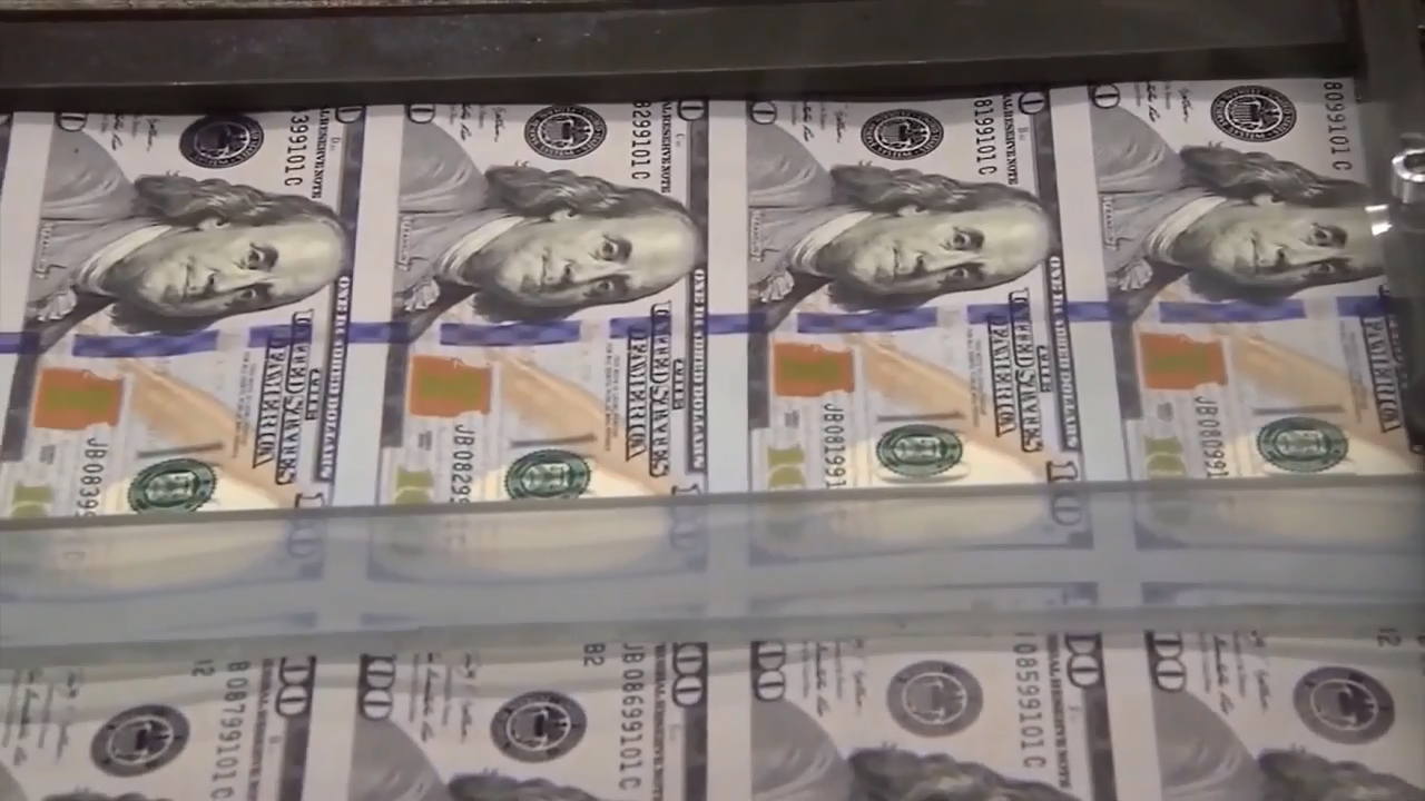 Resilient US consumers drive strongest economic expansion in 2 years