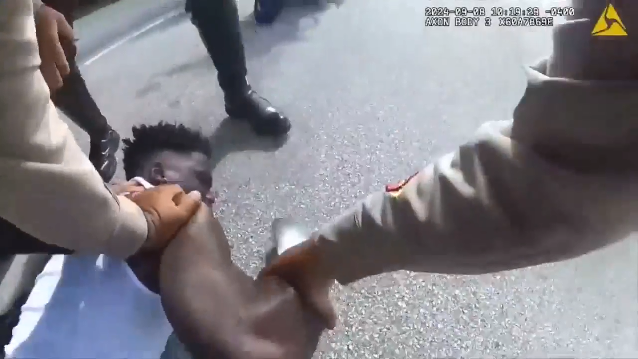 Dolphins’ Tyreek Hill’s traffic tickets dismissed after handcuffing incident – WSVN 7News | Miami News, Weather, Sports | Fort Lauderdale