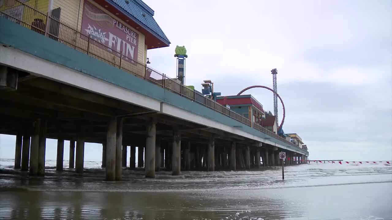 Francine strengthens into a hurricane as Louisiana residents prepare