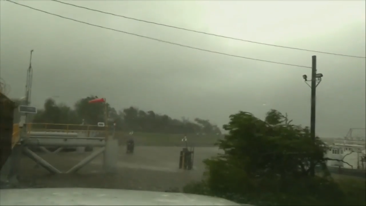 Thousands in the dark as Hurricane Francine strikes Louisiana, raising