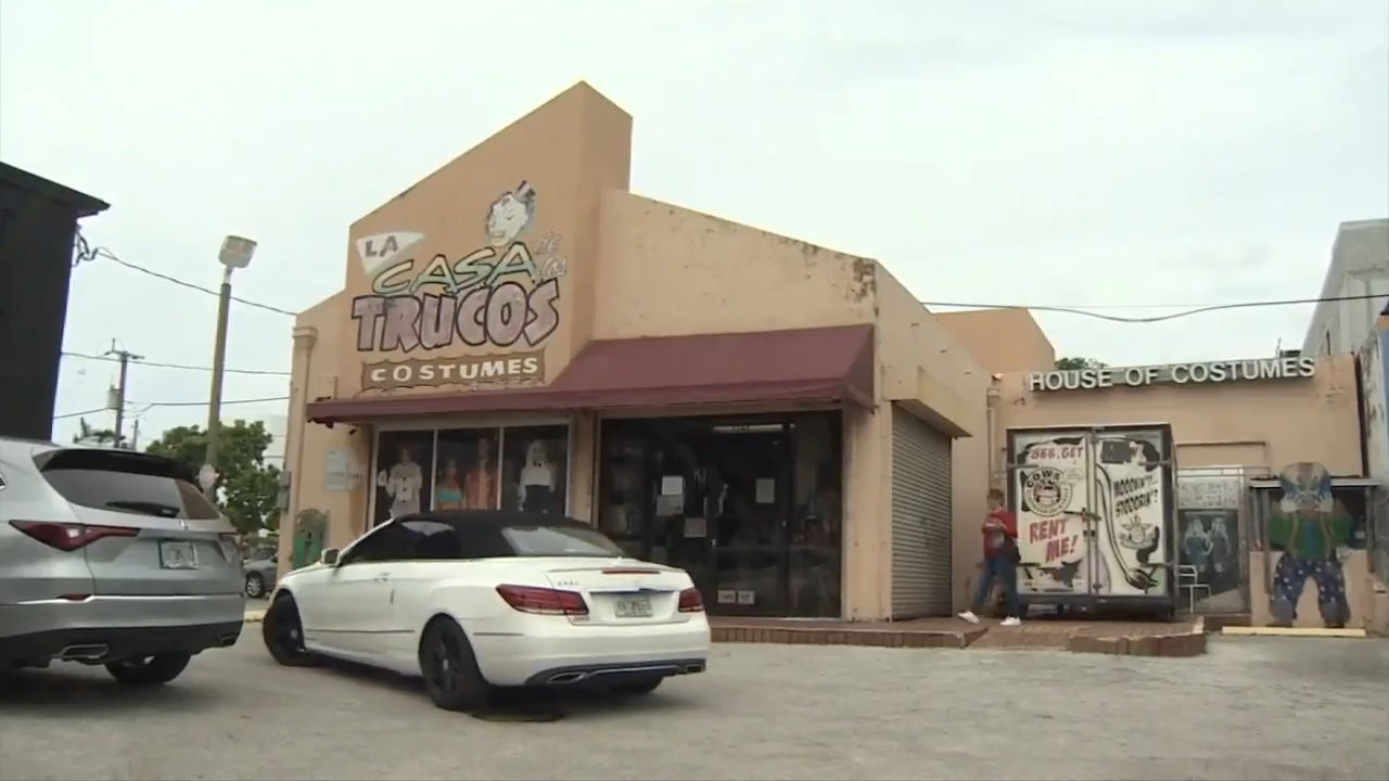 La Casa de Los Trucos offers the latest Halloween costume trends to get