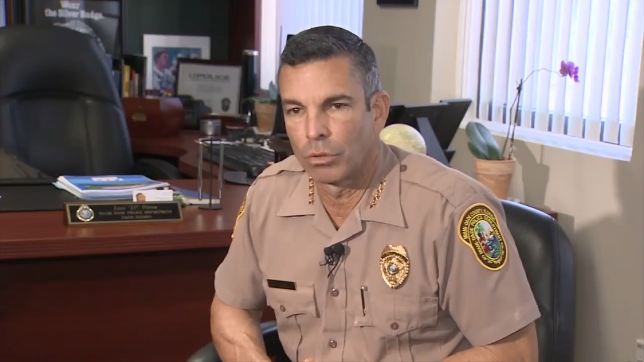 ‘It wasn’t the right thing’: Former MDPD director speaks out on police takedown of Dolphins star Tyreek Hill  – WSVN 7News | Miami News, Weather, Sports | Fort Lauderdale
