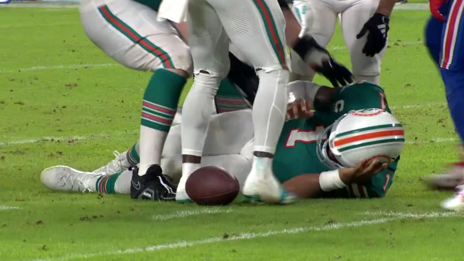 Tua Tagovailoa is dealing with another concussion. What we know and what happens next – WSVN 7News | Miami News, Weather, Sports | Fort Lauderdale