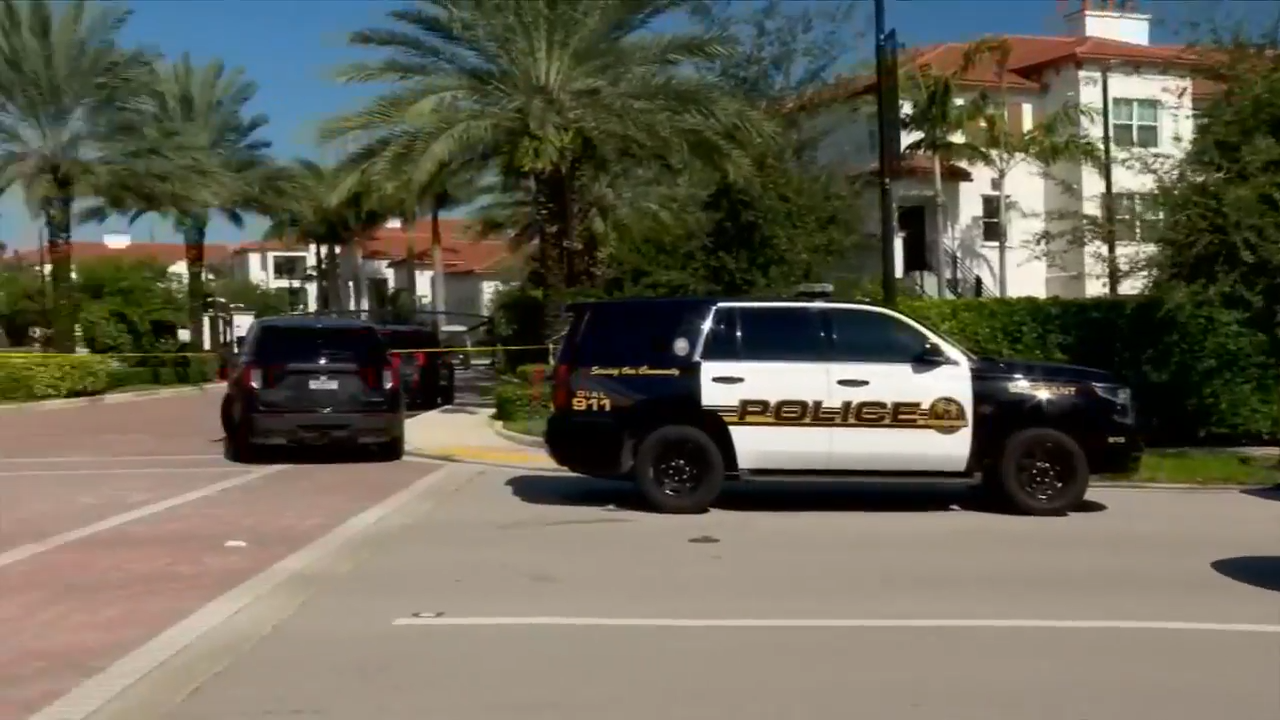 1 dead following shooting at apartment complex in Miramar; suspect ...