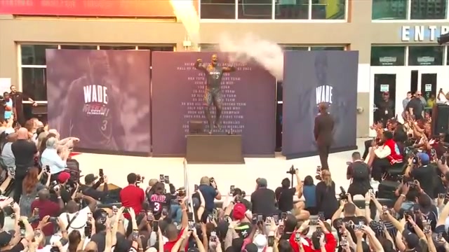 Miami Heat unveil statue of Dwyane Wade outside the front of Kaseya Center – WSVN 7News | Miami News, Weather, Sports | Fort Lauderdale