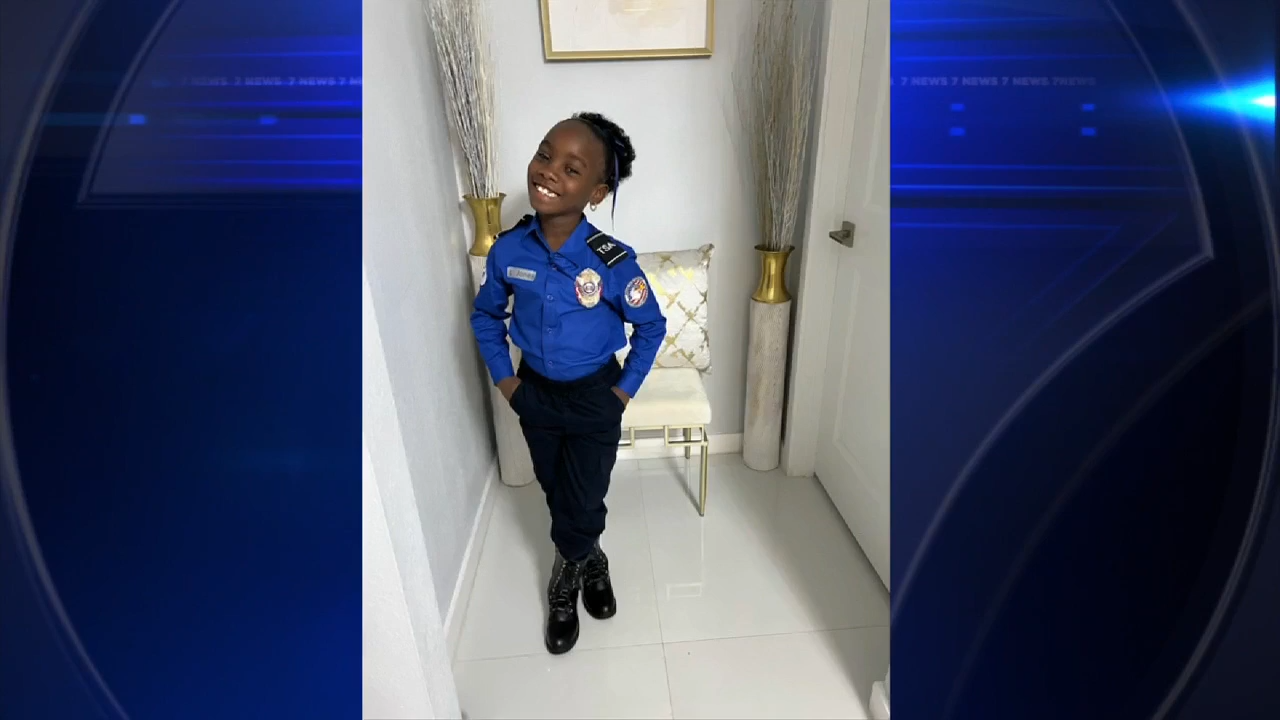 Daughter dresses up as TSA agent for Halloween to honor her mother’s