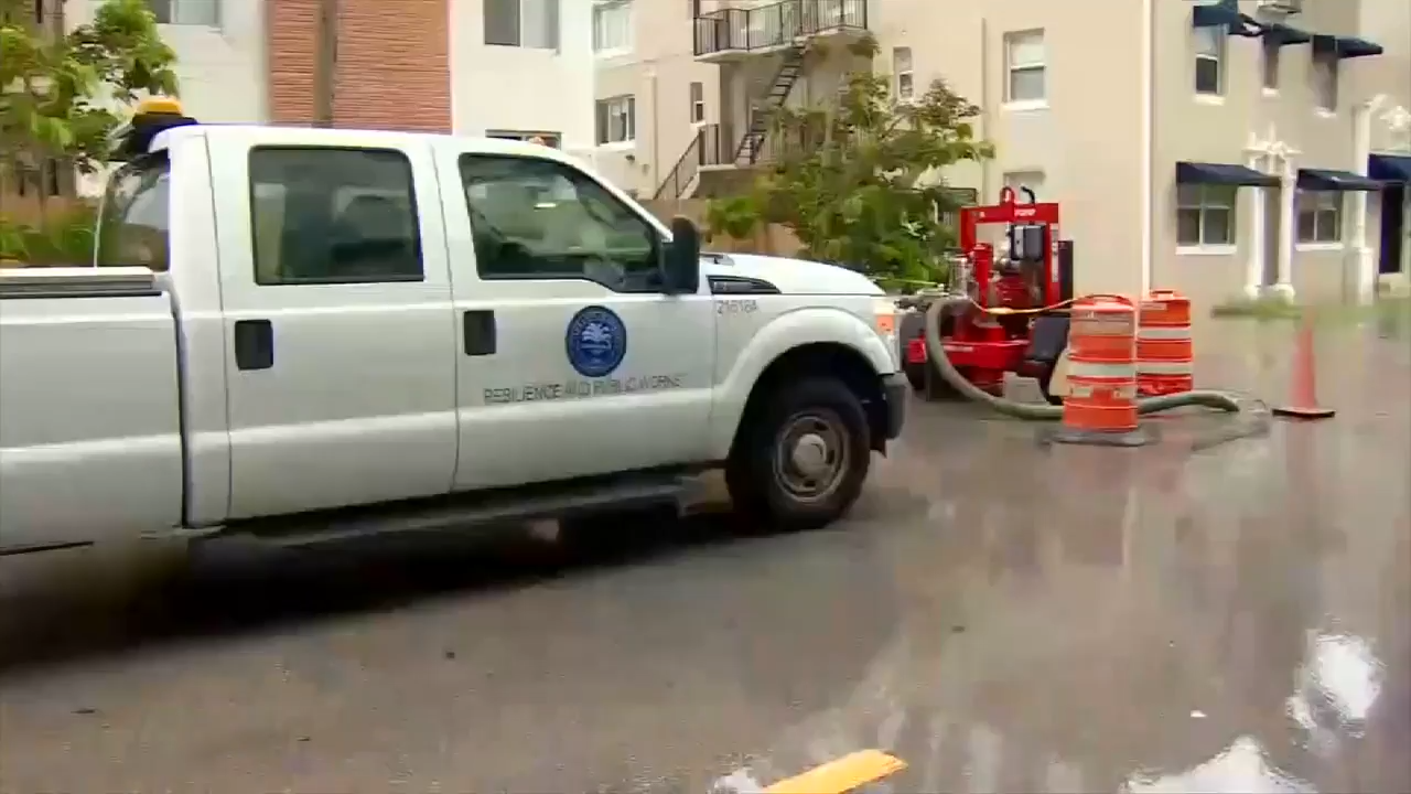 South Florida residents prepare for flooding amid heavy rain forecasts ...