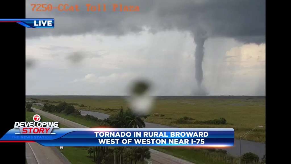 Tornado-forms-in-West-Broward.jpg?quality=60&strip=color&w=1024