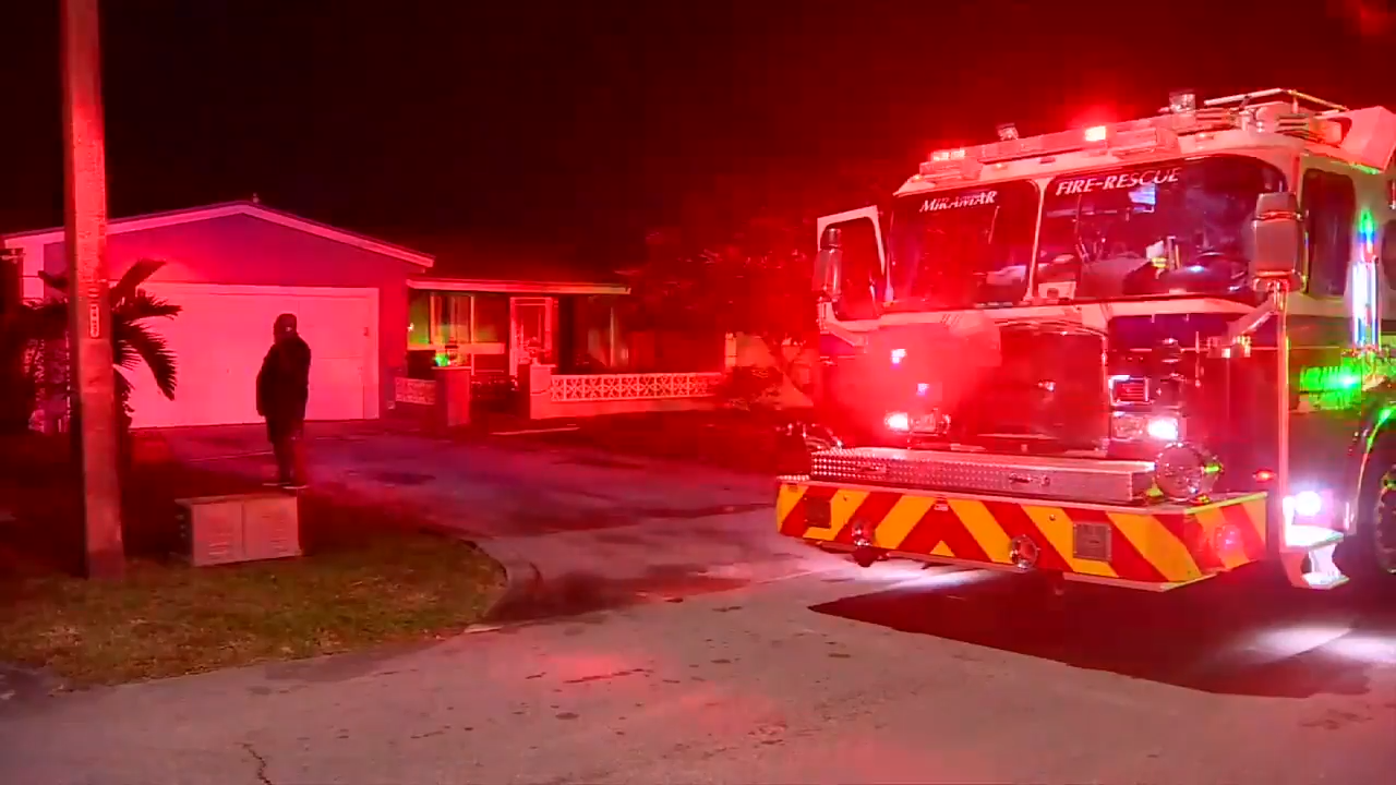 Family of 9 displaced before Thanksgiving after Miramar home catches ...