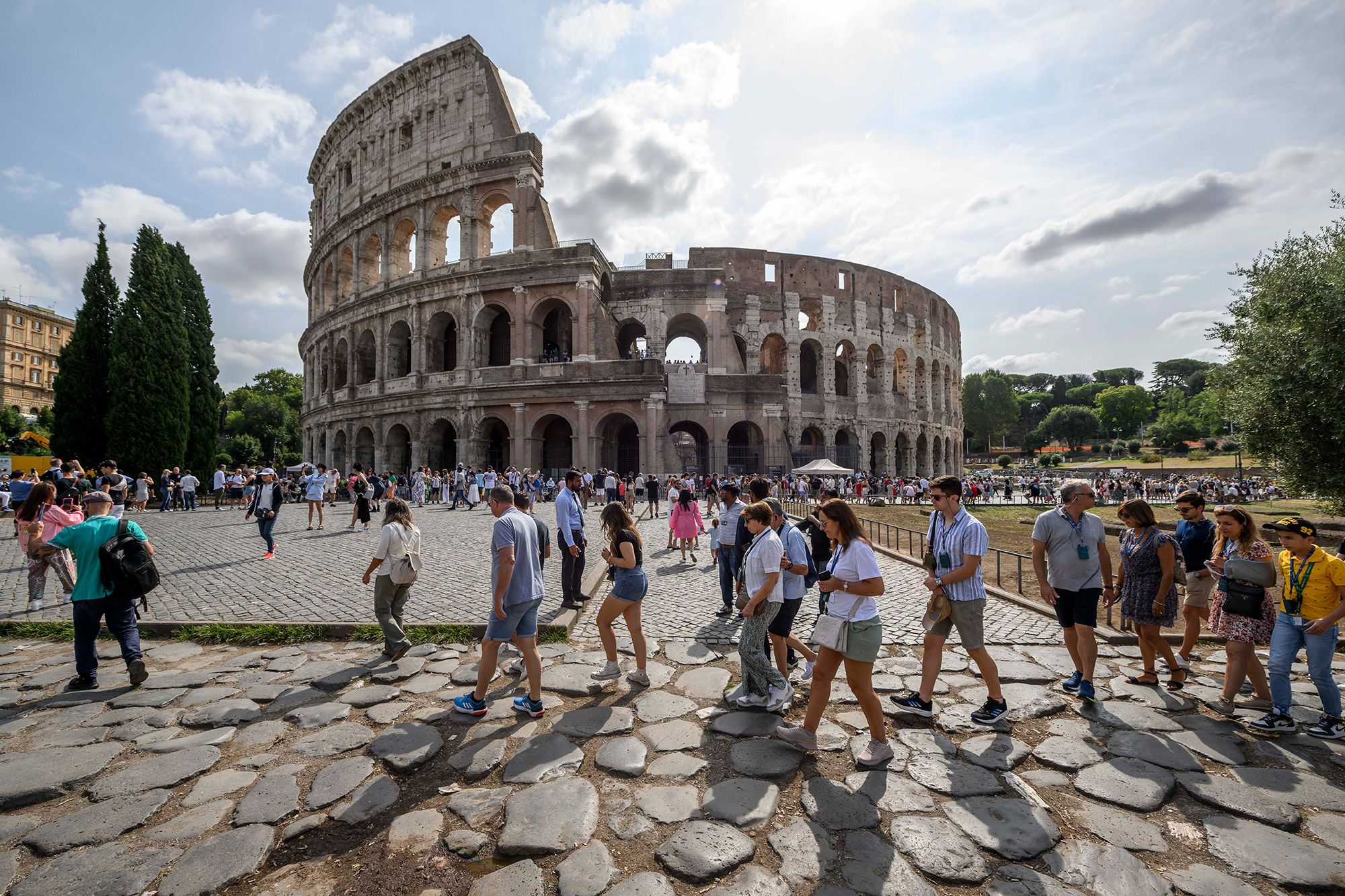 ‘We are not Disneyland’ Outrage in Rome over Airbnb ‘gladiator