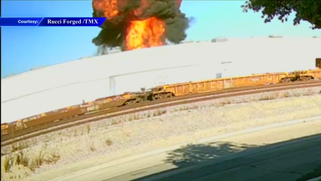 2 dead and 18 injured in Southern California plane crash - WSVN 7News ...