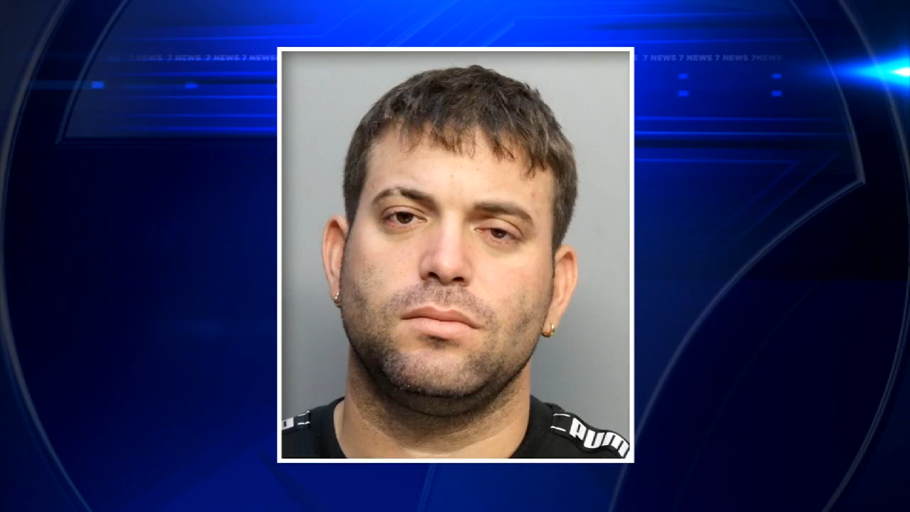 Porch pirates detained after stealing package in South Miami WSVN