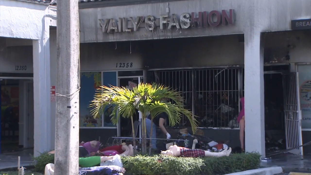 Crews extinguish business fire in SW Miami-Dade, 1 hospitalized - WSVN 7News | Miami News, Weather, Sports | Fort Lauderdale
