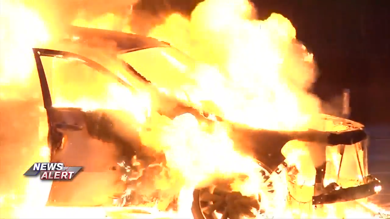 Crews extinguish car fire on I-95 in Deerfield Beach - WSVN 7News ...