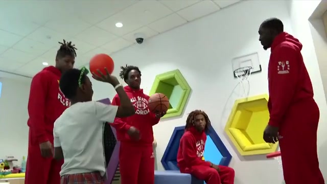 South Florida’s star football players volunteer their time to play with young patients at Joe DiMaggio Children’s Hospital – WSVN 7News | Miami News, Weather, Sports | Fort Lauderdale