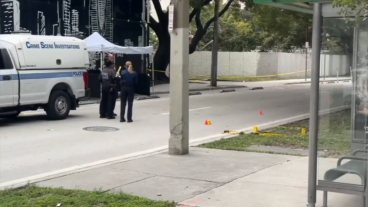 2 dead, 2 hospitalized after suspect goes on violent rampage in Downtown Miami; suspect taken into custody, police say – WSVN 7News | Miami News, Weather, Sports