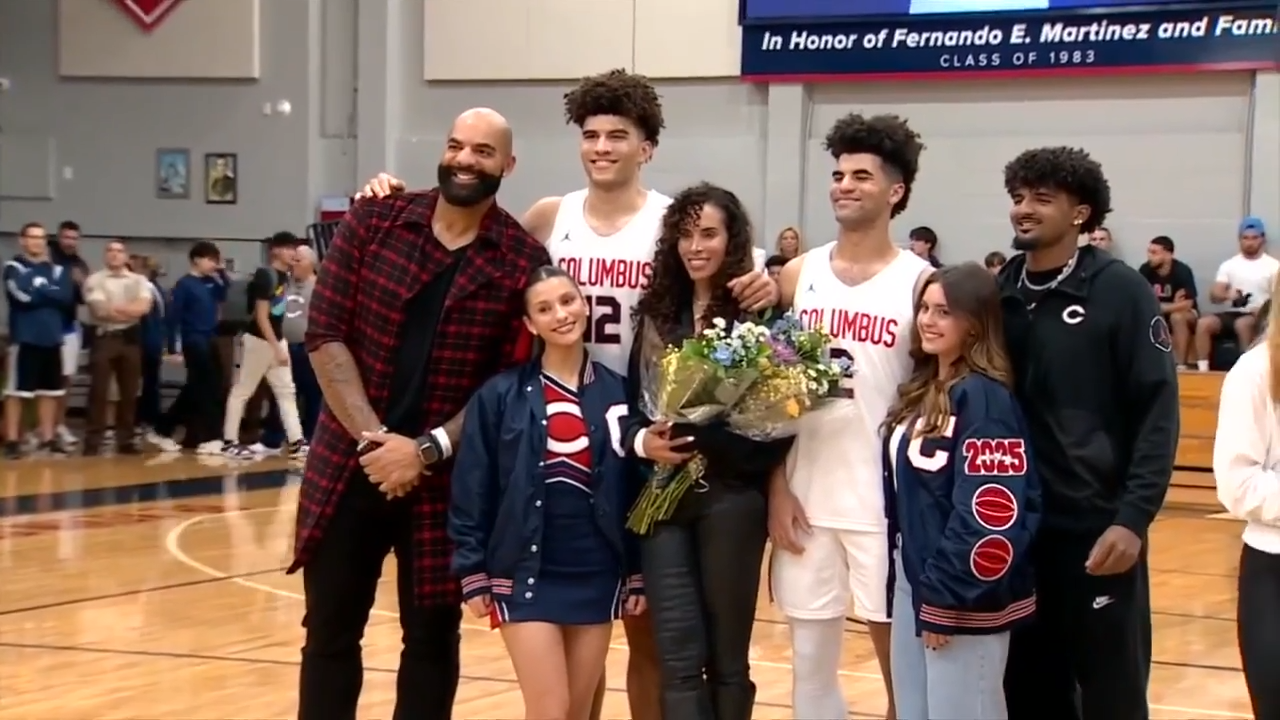 Christopher Columbus High’s star basketball player honored during senior night after ending season with record 2,000 career pts – WSVN 7News | Miami News, Weather, Sports | Fort Lauderdale