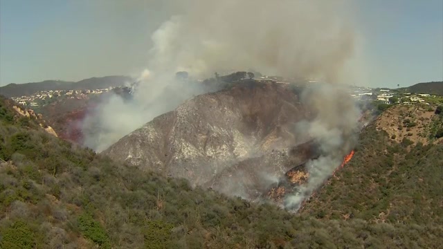 Southern California rain helps firefighters but creates risk of flooding and toxic ash runoff – WSVN 7News | Miami News, Weather, Sports | Fort Lauderdale Southern California rain helps firefighters but creates risk of flooding and toxic ash runoff – WSVN 7News | Miami News, Weather, Sports | Fort Lauderdale