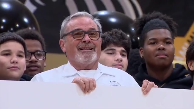 Longtime Sunset High educator and coach honored for impact on and off the field – WSVN 7News | Miami News, Weather, Sports | Fort Lauderdale