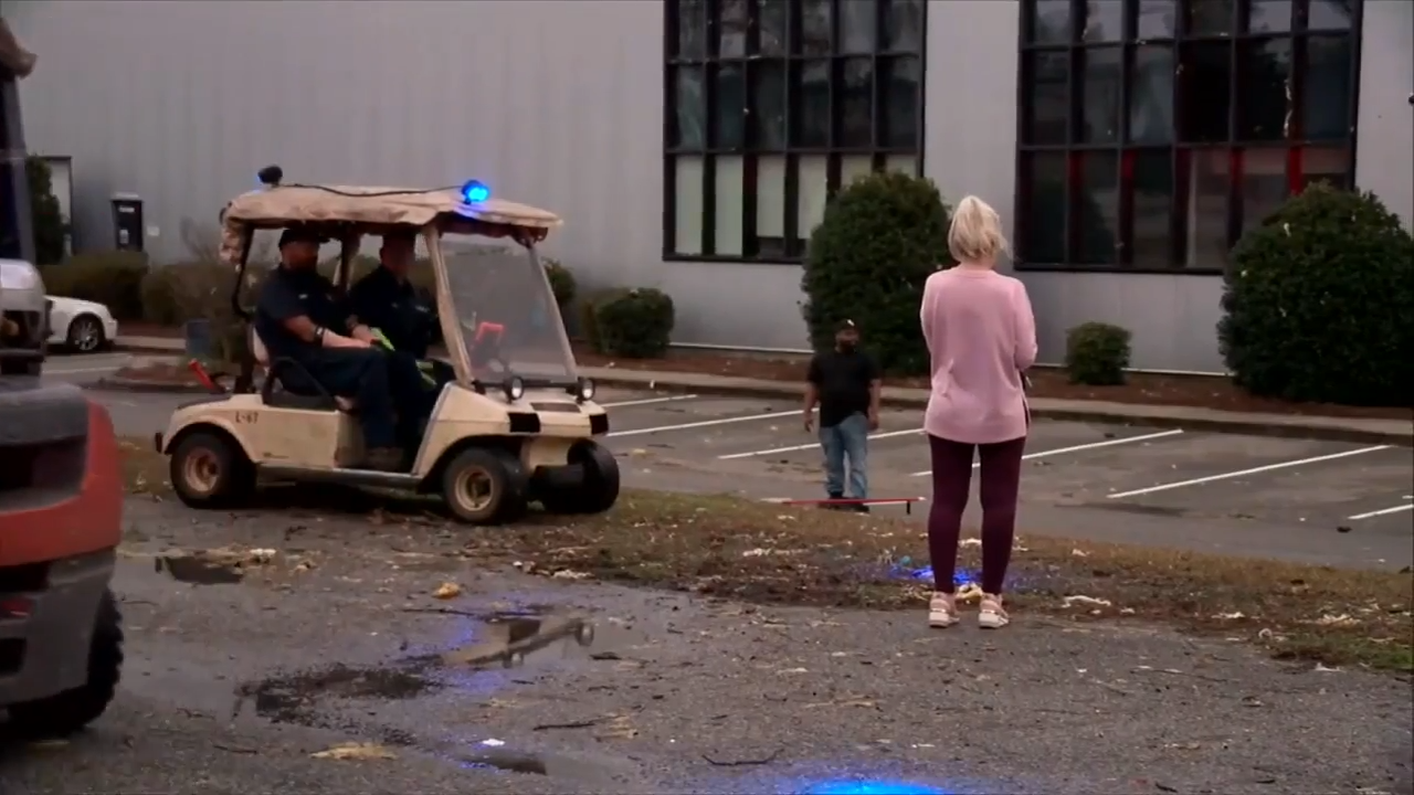 At least 3 hurt after strong storm, tornado slam Pensacola - WSVN 7News ...