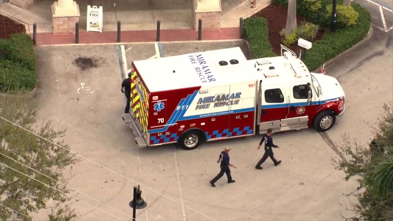 27-year-old man dies after shooting at Miramar Walgreens; shooter in ...