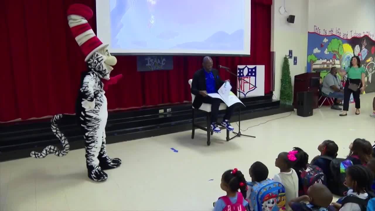 Miami Dolphins team up with Dr. Seuss Enterprises to inspire students to read – WSVN 7News | Miami News, Weather, Sports | Fort Lauderdale