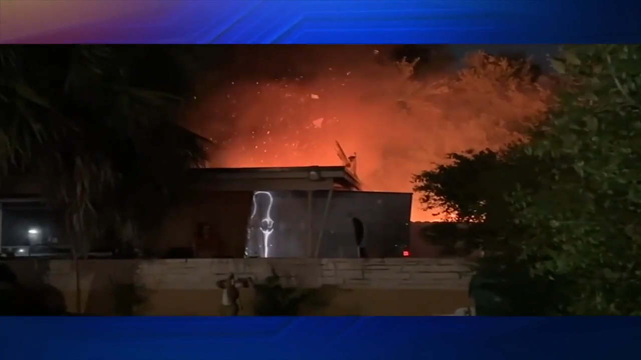 Home erupts in flames in North Miami-Dade – WSVN 7News | Miami News, Weather, Sports